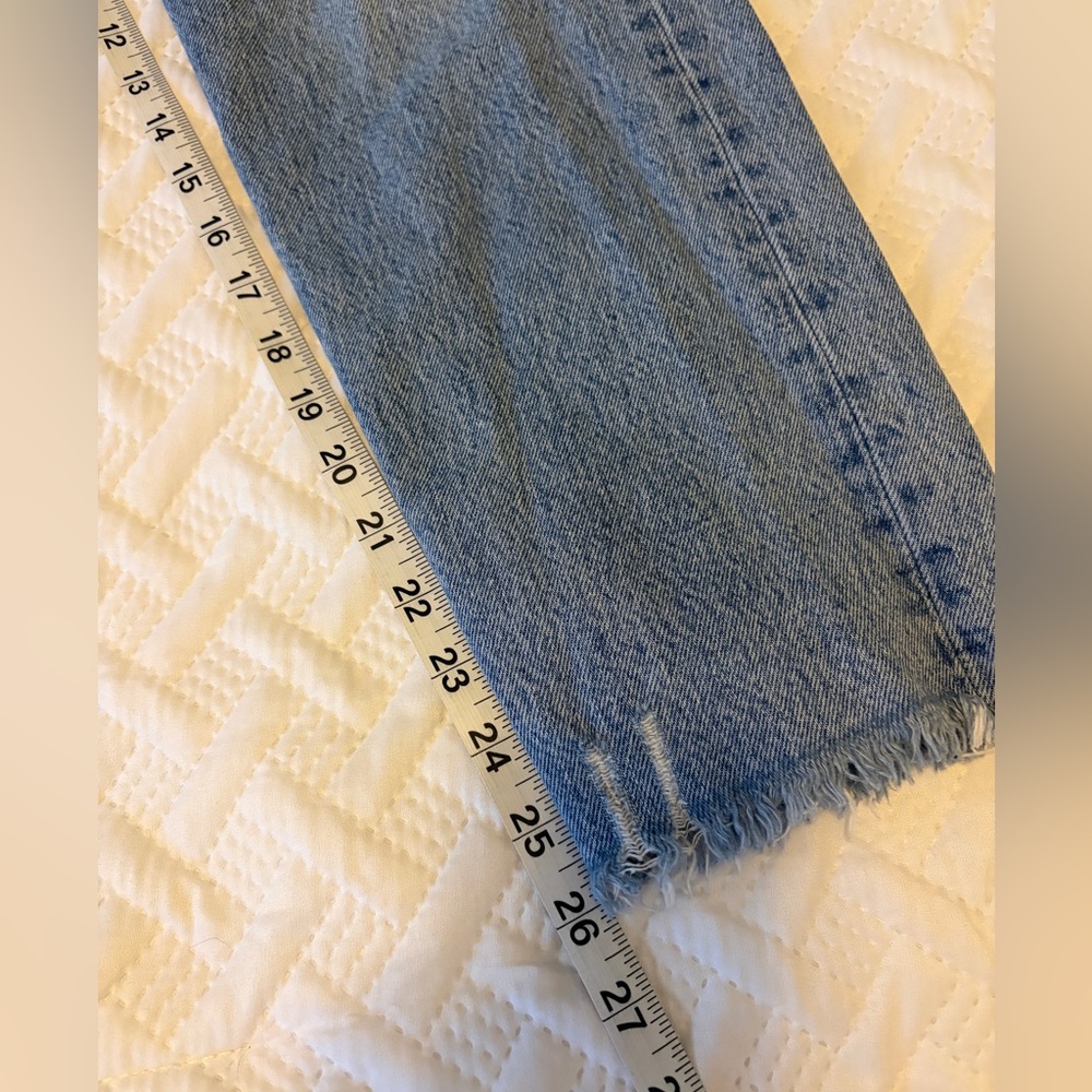 Levi's “Wedgie” Rigid Cropped Jeans w/Distressed Hem - Size 30 Circa 2019 - Picture 6 of 8